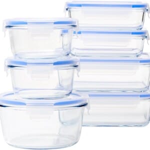 Amazon Basics Glass Locking Lids Food Storage Containers, 14-Piece Set, 7 Count of Bases and 7 Plastic Lids, Clear, Blue